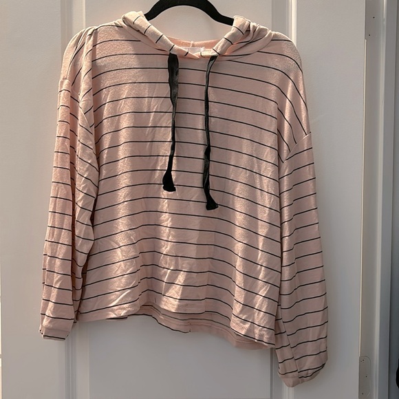 Tops - M // C hooded top, SO SOFT!